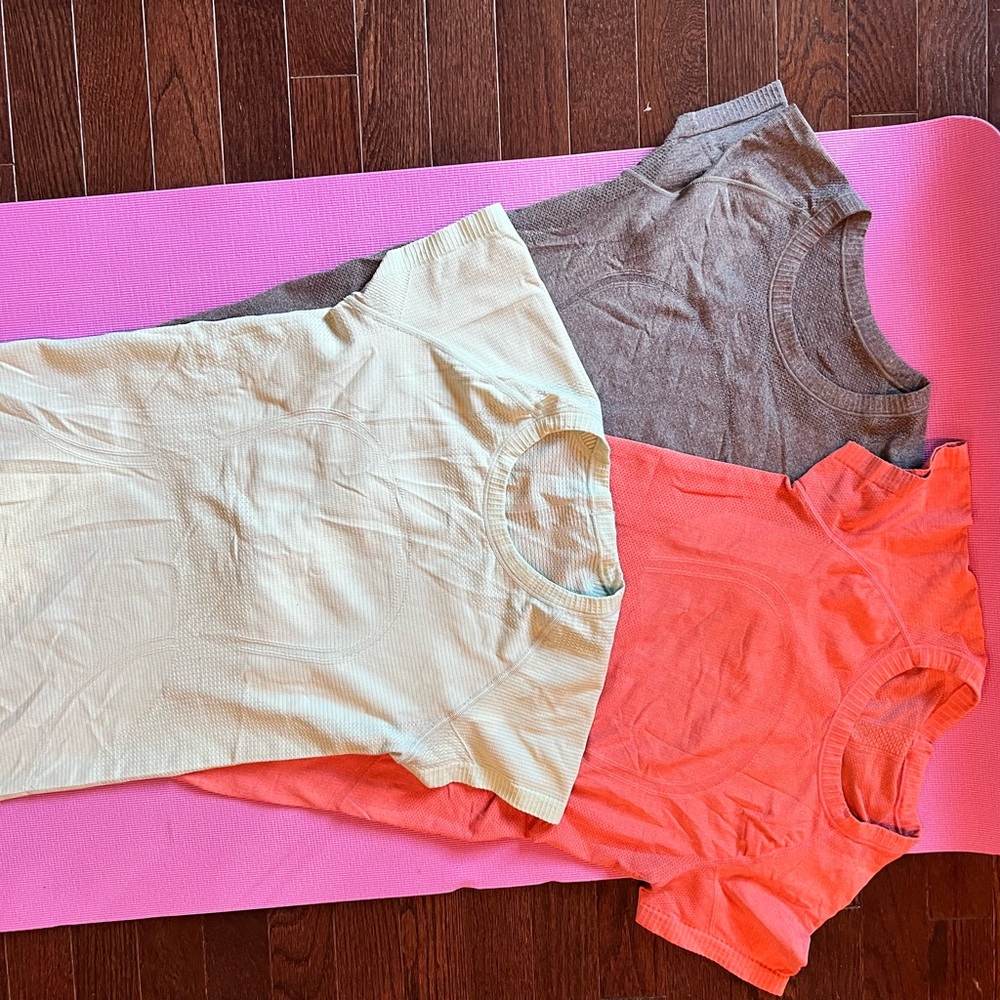 swiftly tech short sleeve Lululemon. This has sold listed incorrectly